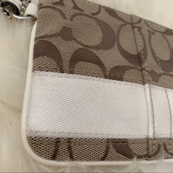 Coach Wristlet - Picture 8 of 9